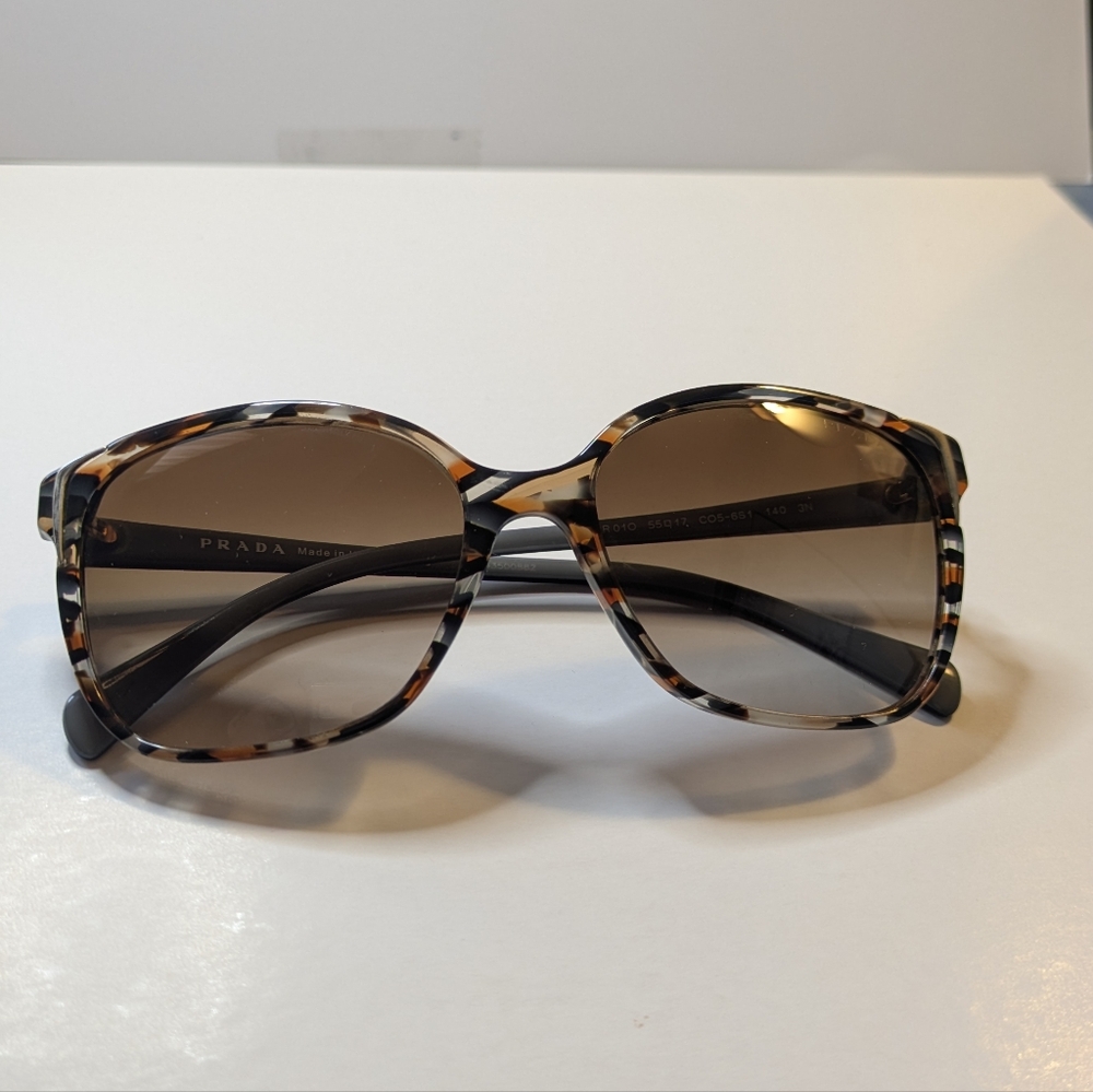 Authentic Prada Sunglasses – Stylish Tortoise Frame, Unused Lenses